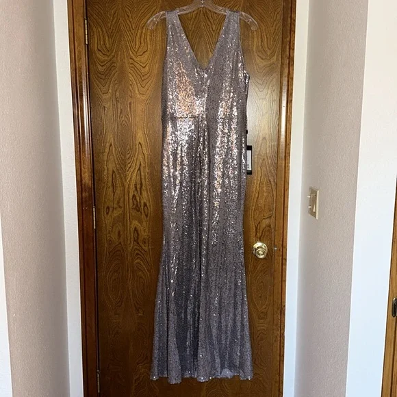 NWT Ever Pretty Elegant V Neck Sequin Evening Dress - Picture 6 of 11